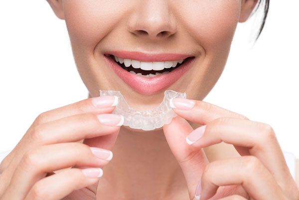 Straight teeth after aligner treatment