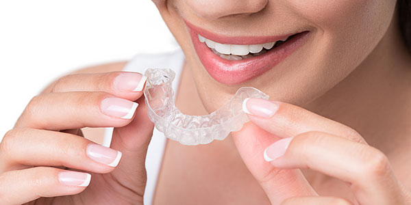 Transparent clear aligner