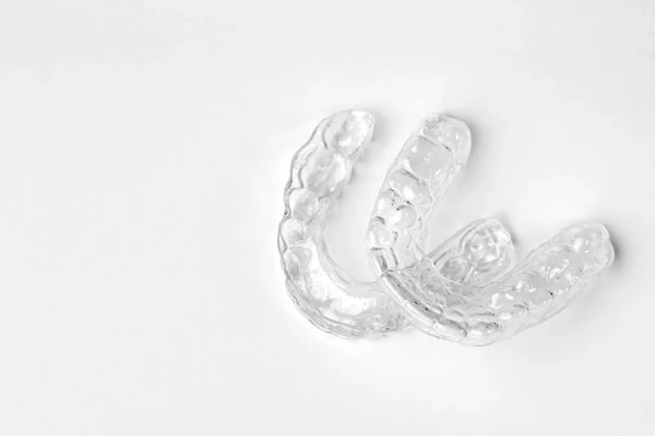 Transparent clear aligner