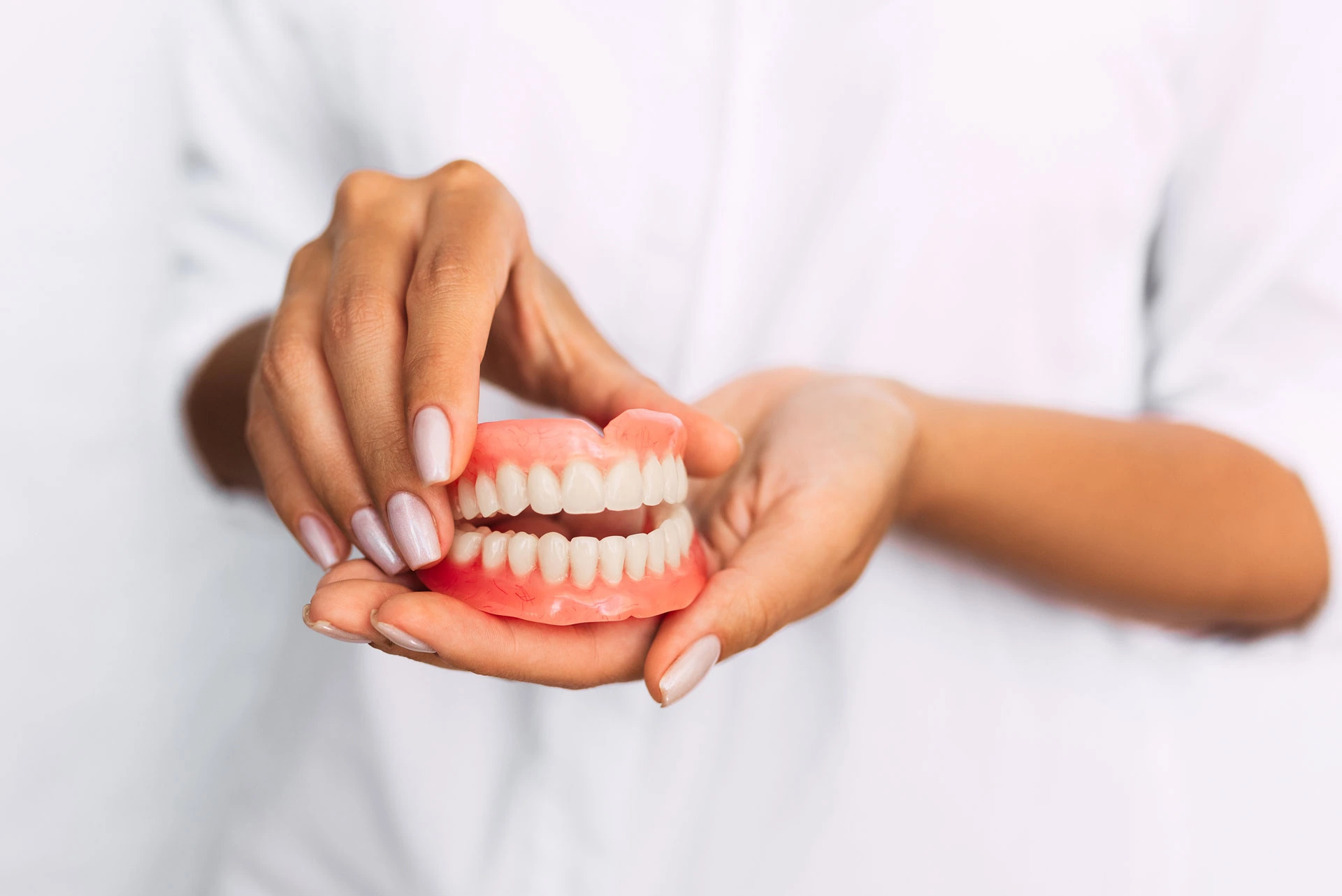 High-quality ceramic dentures from the Rita Goutkin practice in Cologne